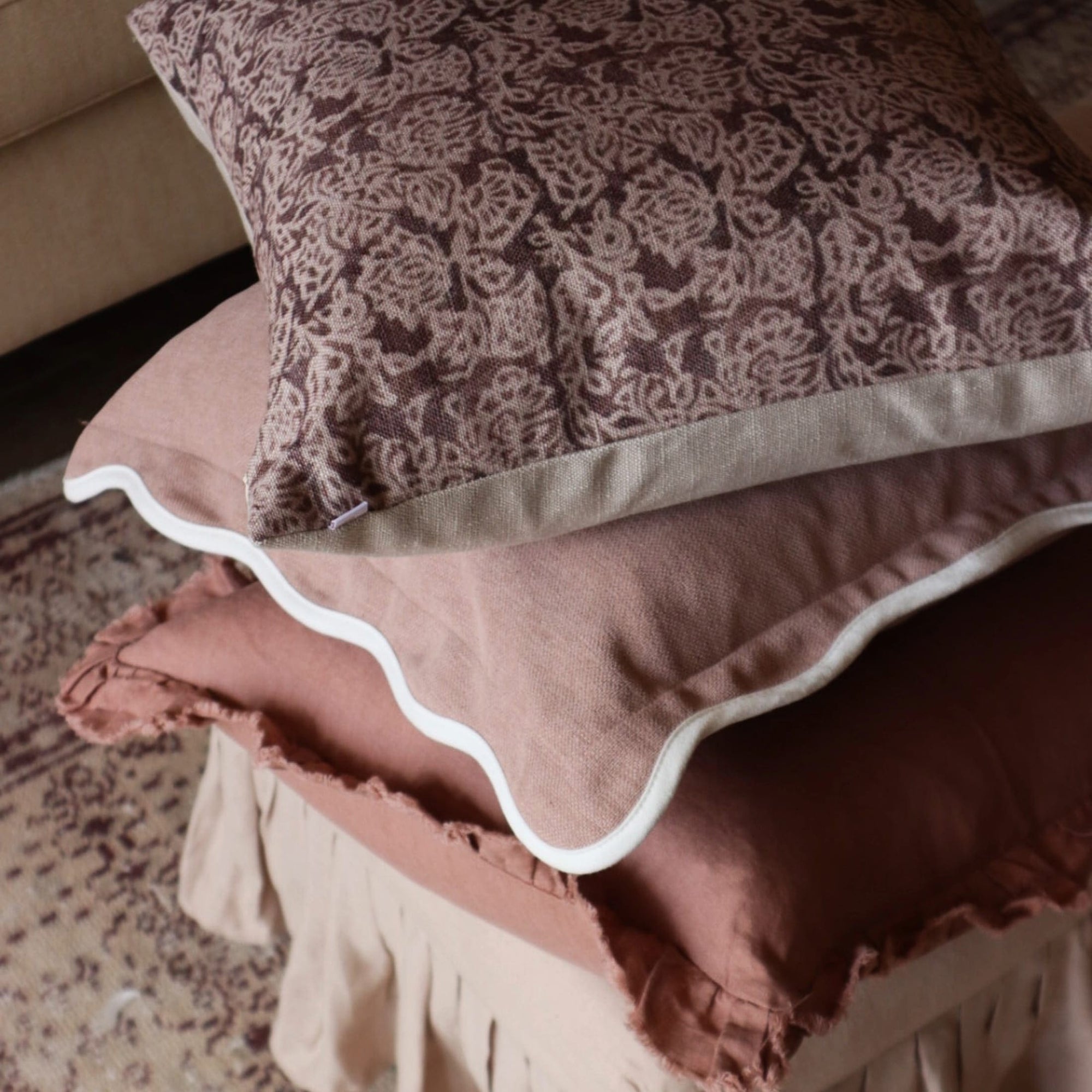 what colour cushions go with a brown sofa