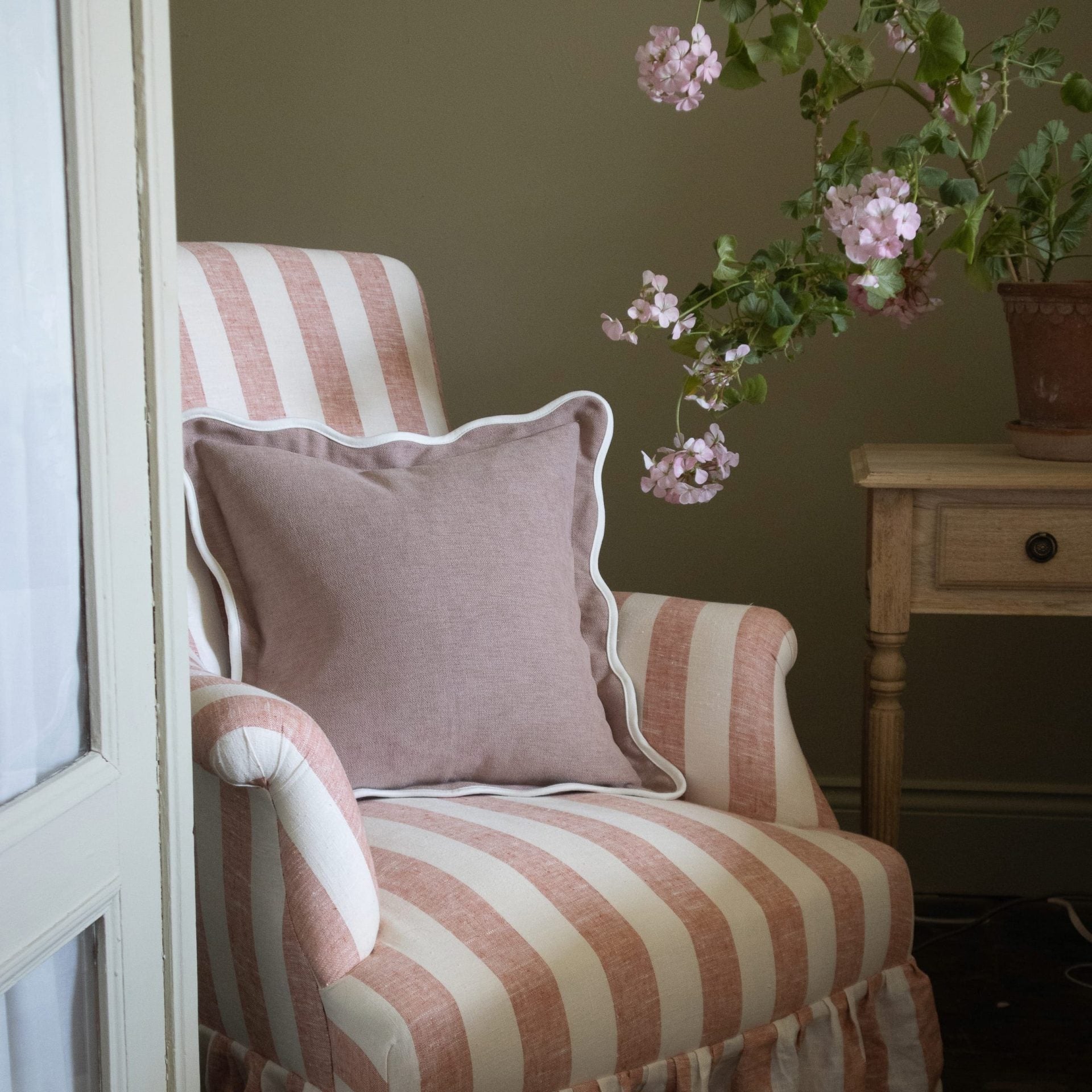 Chloe Dusty Pink Scalloped Edge Cushion 45x45