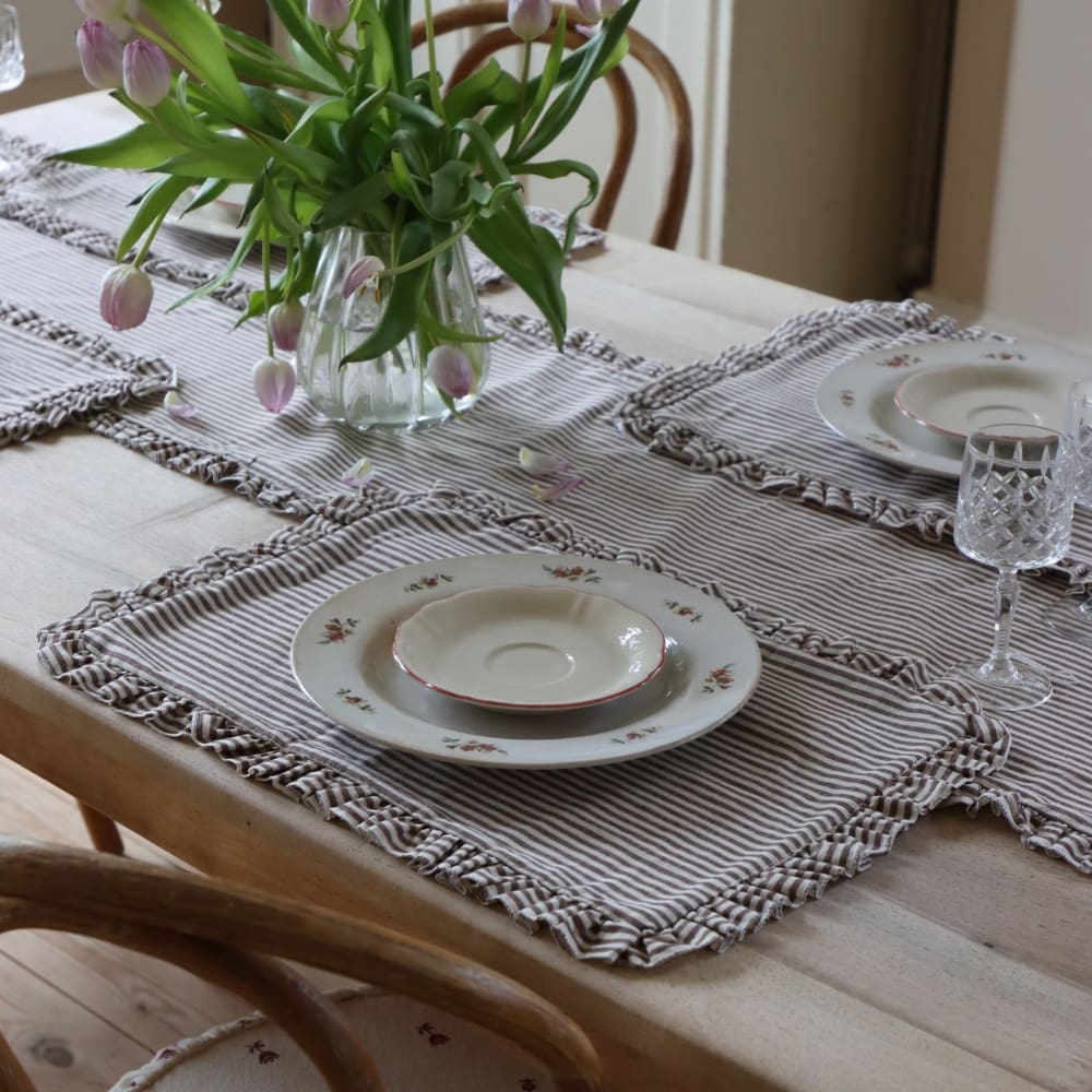 Set of 4 Dark Brown Stripe Ruffle Placemats