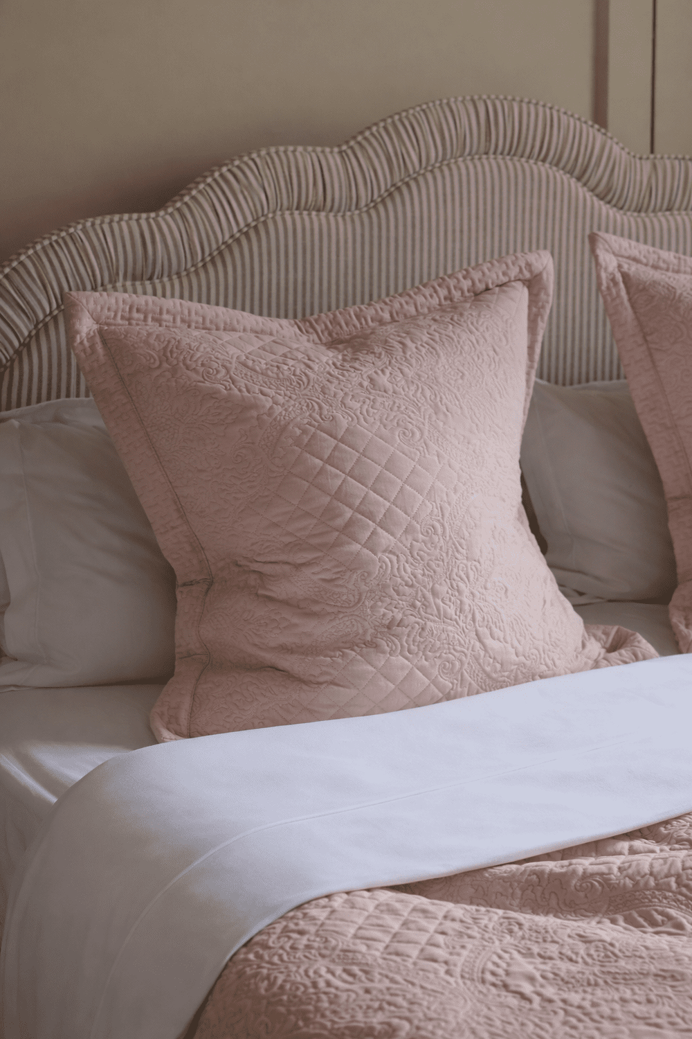 3 Piece Blush Quilted Bedspread & Cushion Set