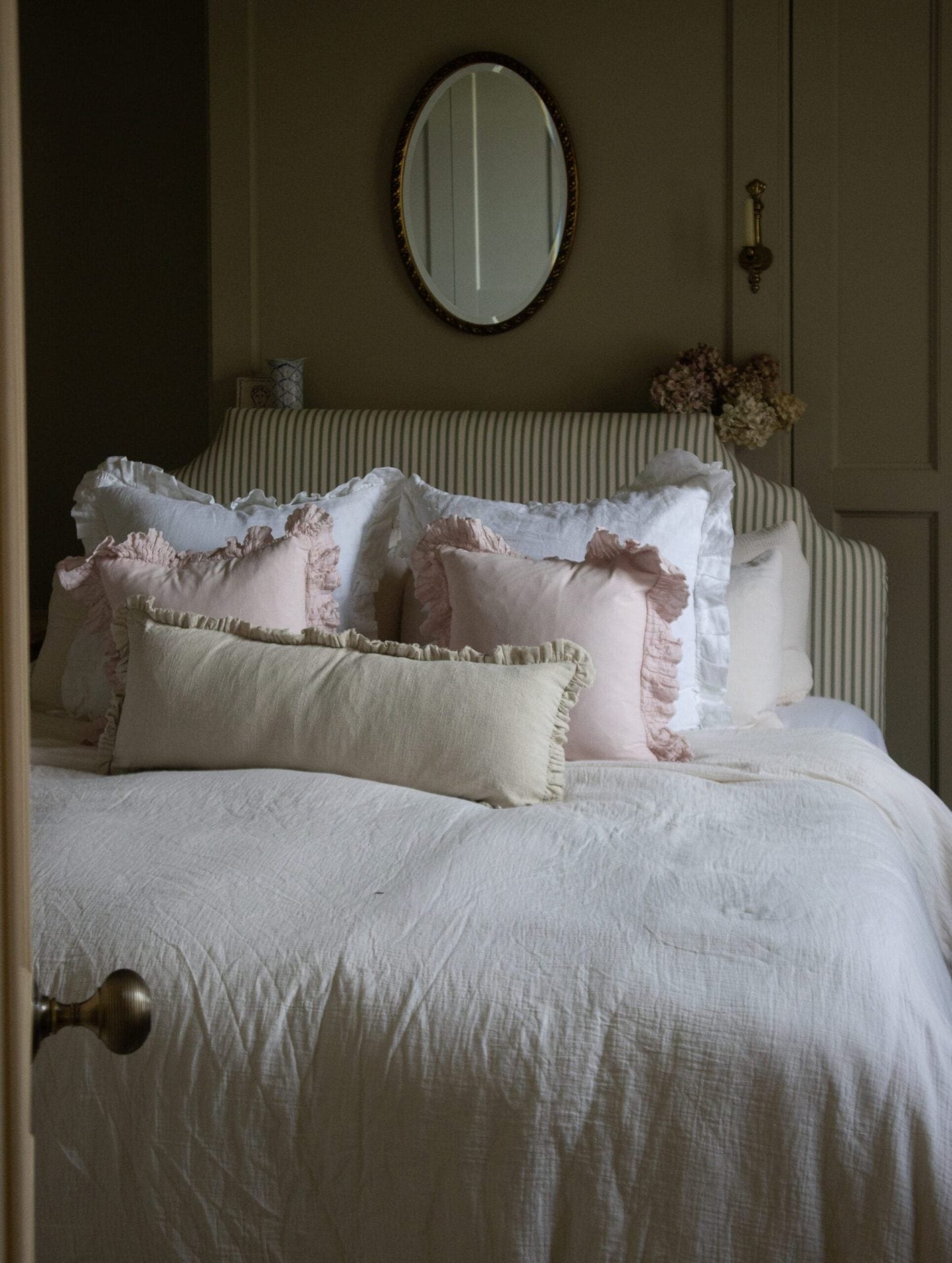 how to choose the right cushions for your home