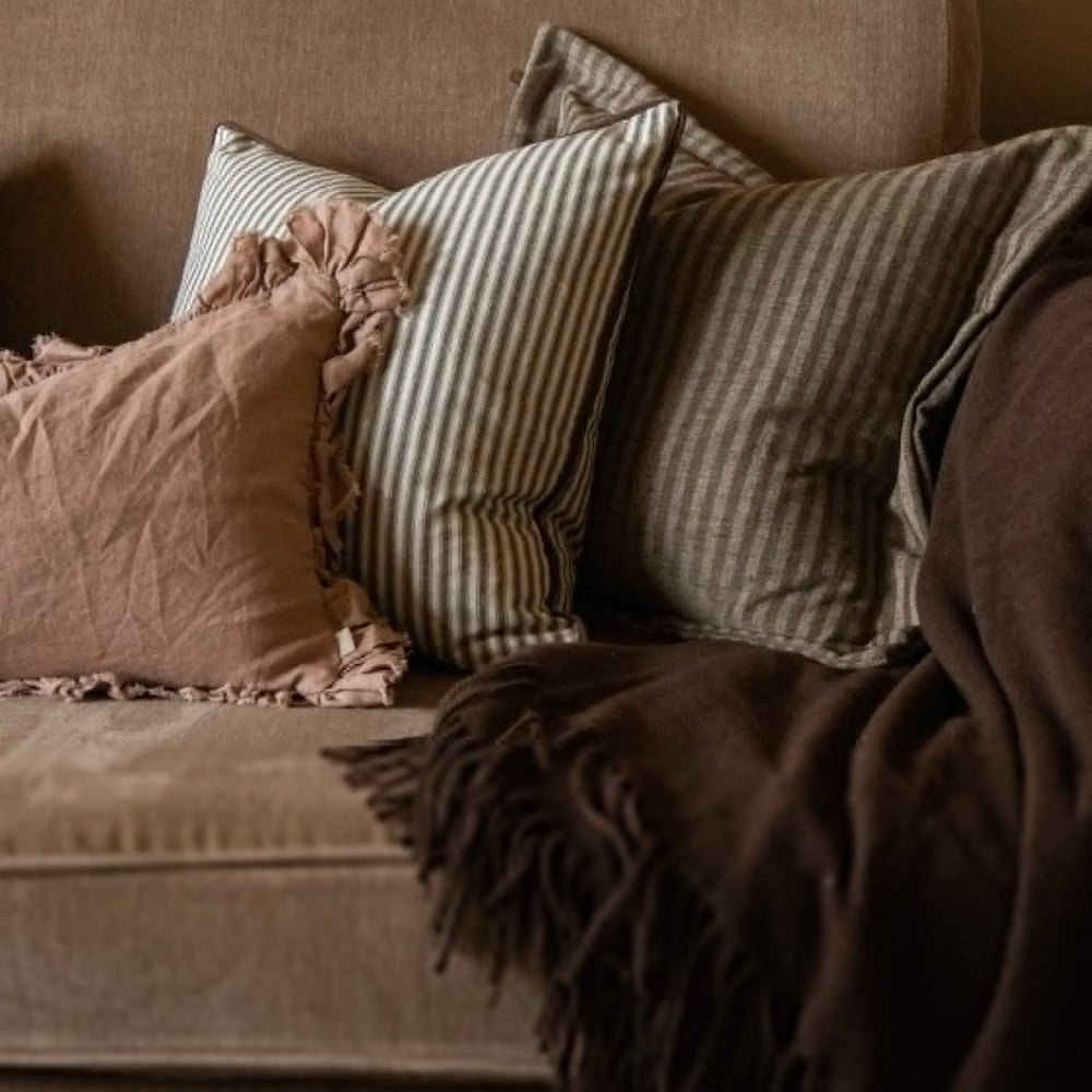 Large Della Dark Brown Throw