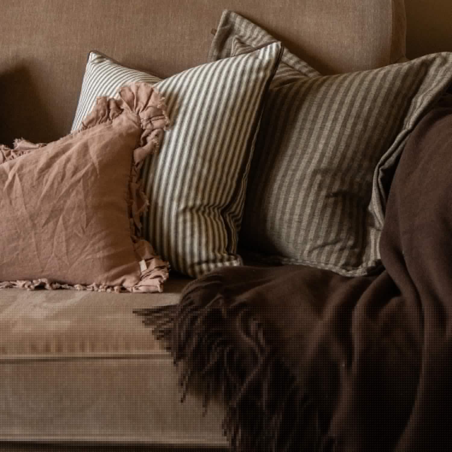 Large Della Dark Brown Throw