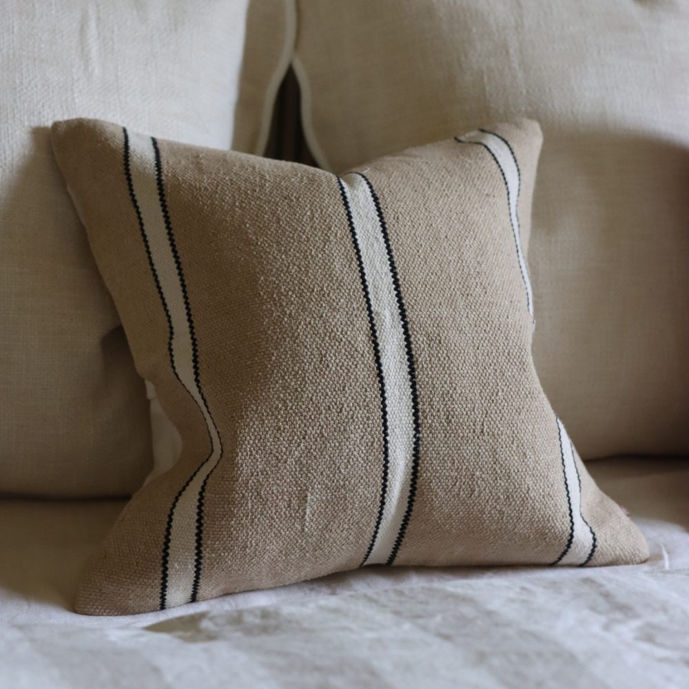 The Pink and Brown Cushion Combination