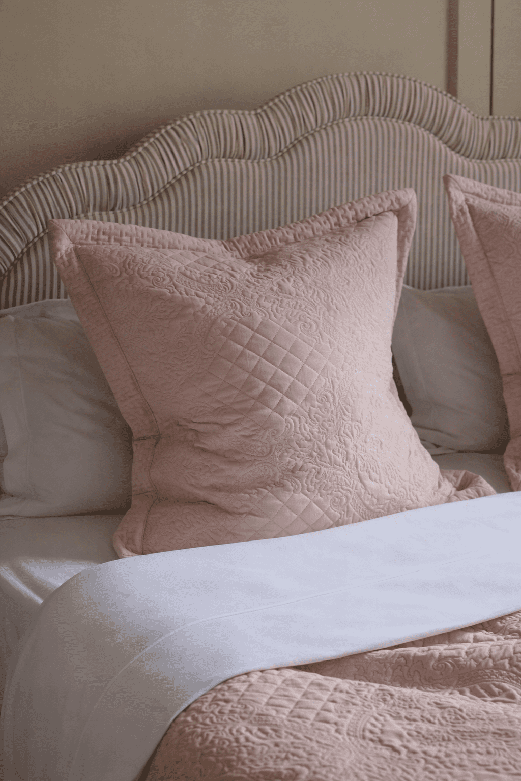 3 Piece Blush Quilted Bedspread & Cushion Set