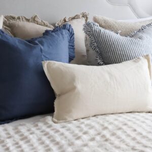 How To Choose The Right Cushions For Your Bed